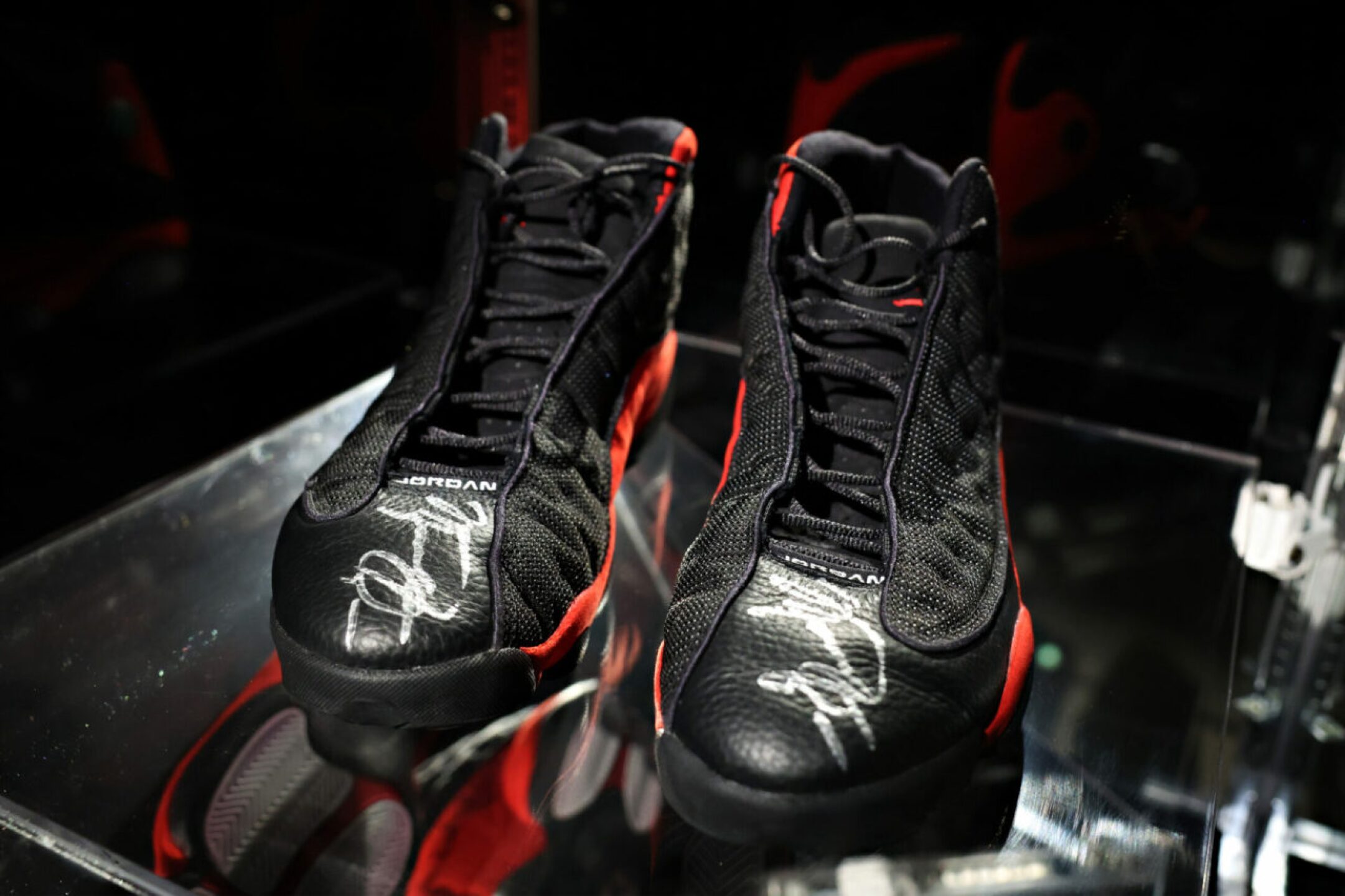 tenis_michael_jordan_record_subasta_2-1280x853