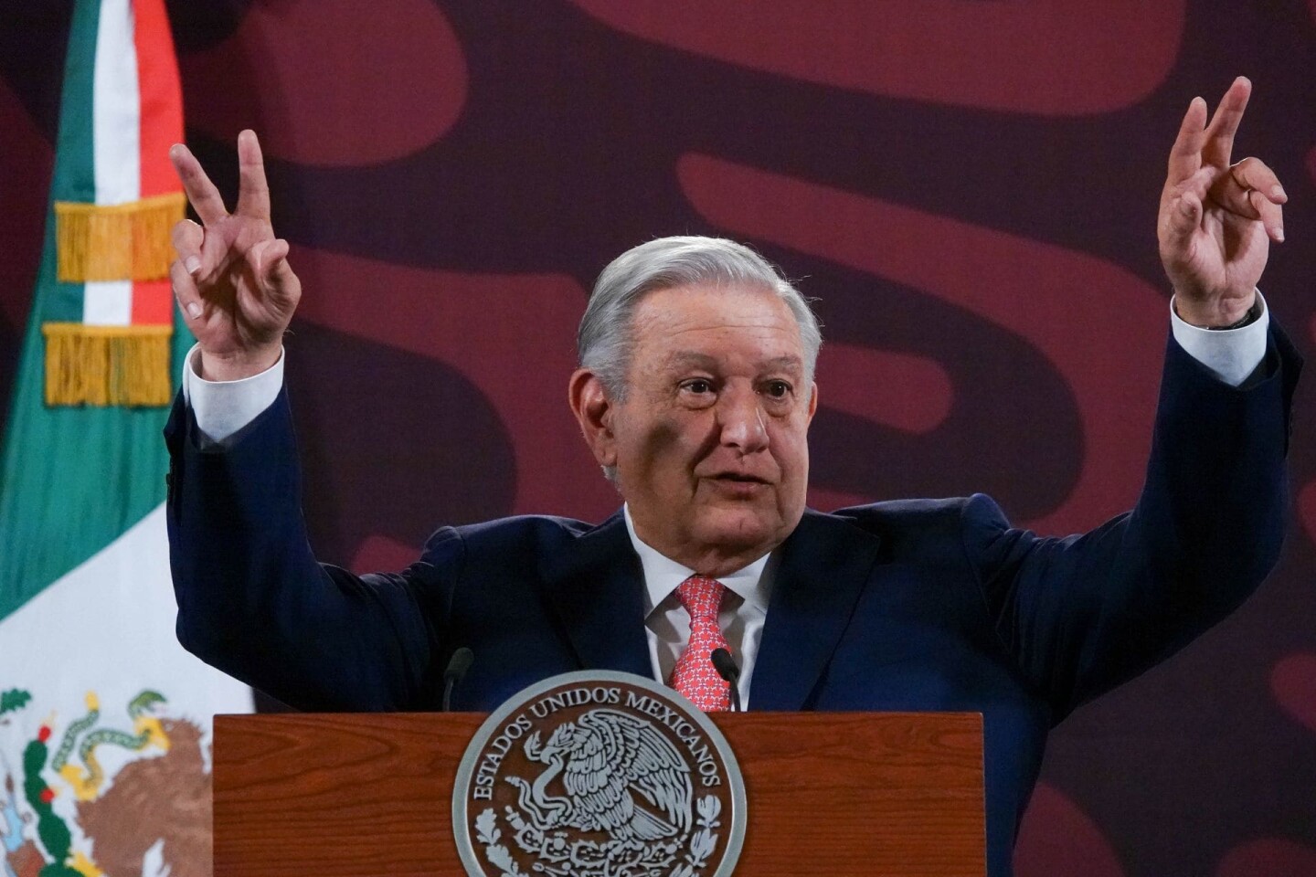 amlo amor y paz