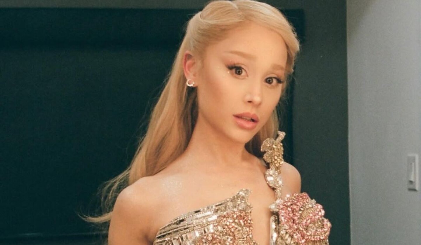 ariana-grande-tour.jpg