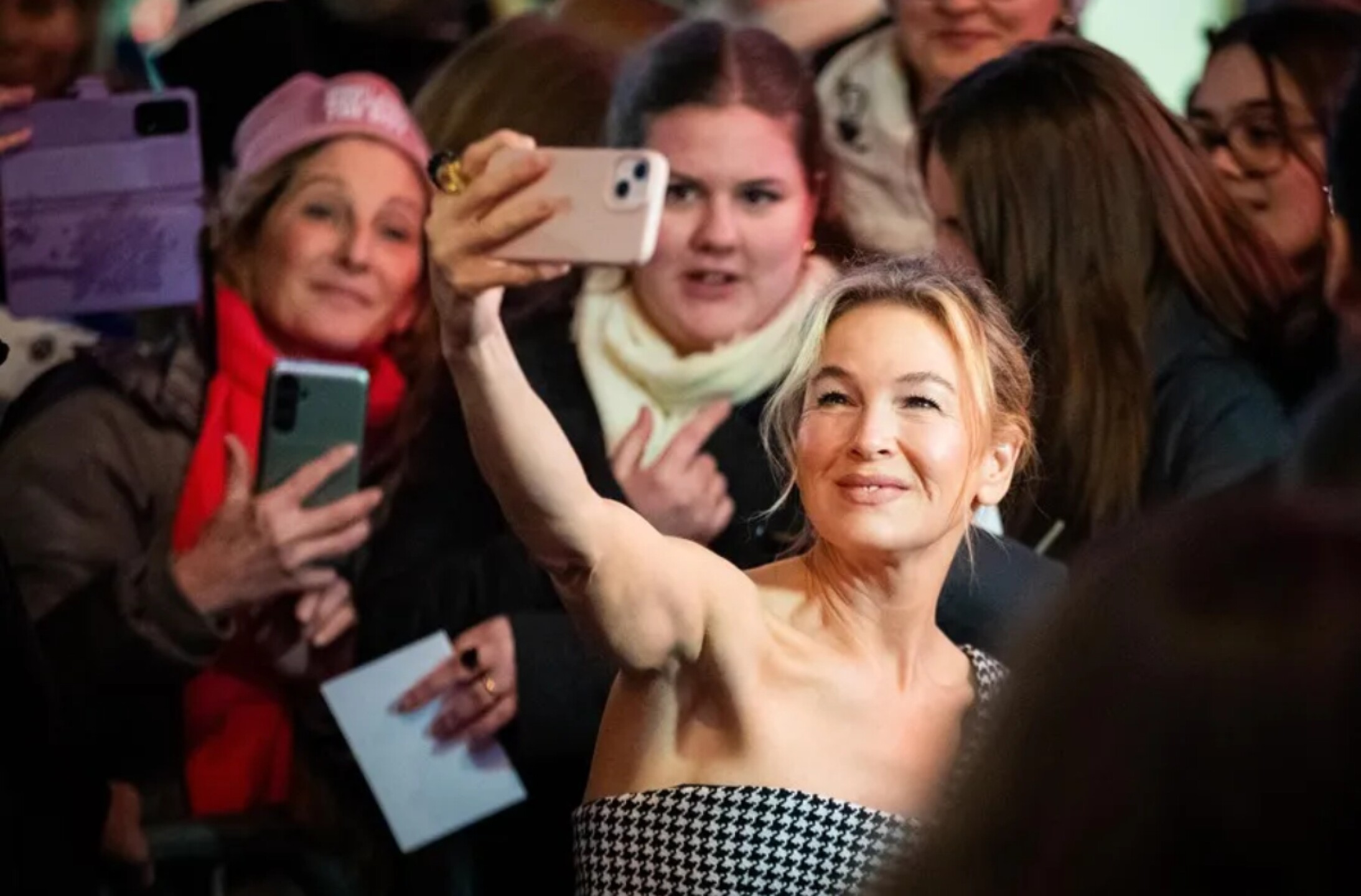 renee-zellweger-efe (2).jpg