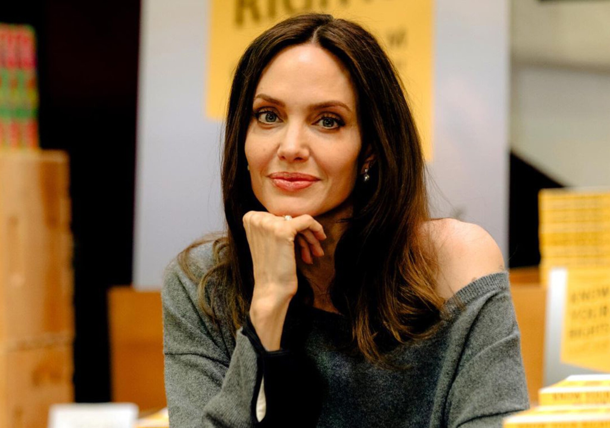 Angelina-Jolie
