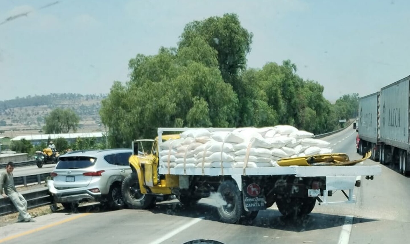 accidente-mexico-queretaro-choque-genera-caos-en-edomex