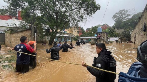 Grace inunda capital del estado mexicano de Veracruz y es tormenta tropical