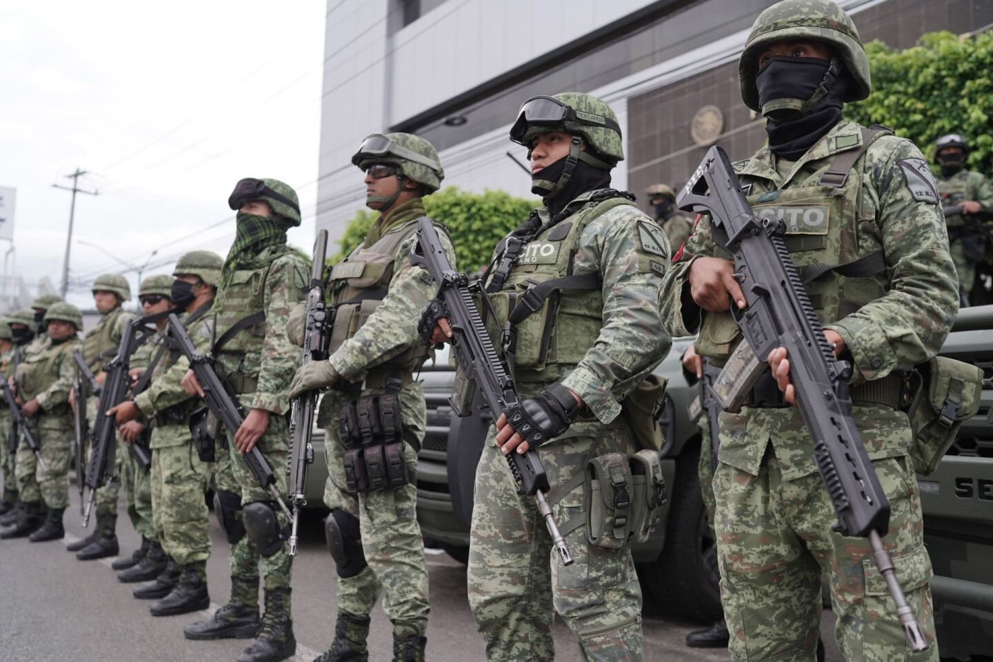 Los juzgados en donde se están llevando a cabo los procesos de los 164 integrantes de Pueblos Unidos se encuentran blindados por soldados y Guardia Nacional.