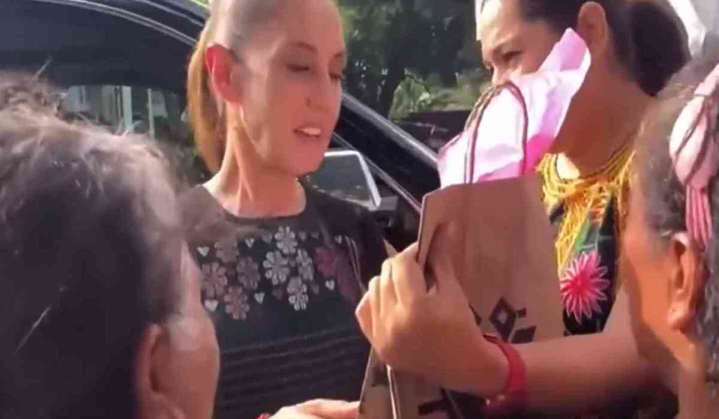 claudia-sheinbaum-angel-aguirre-regalo.jpg
