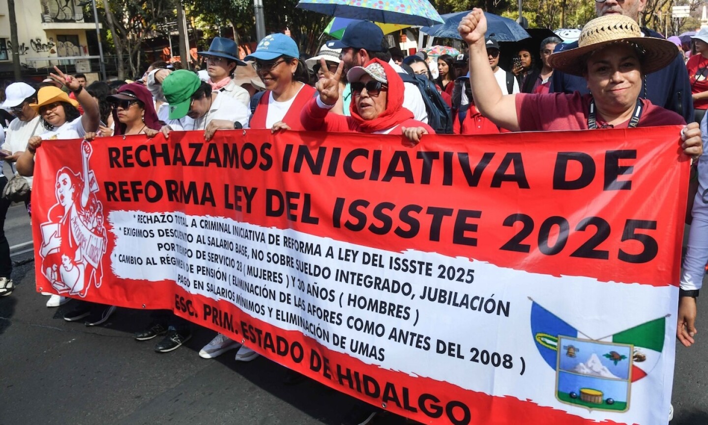 Marcha CNTE Ley ISSSTE