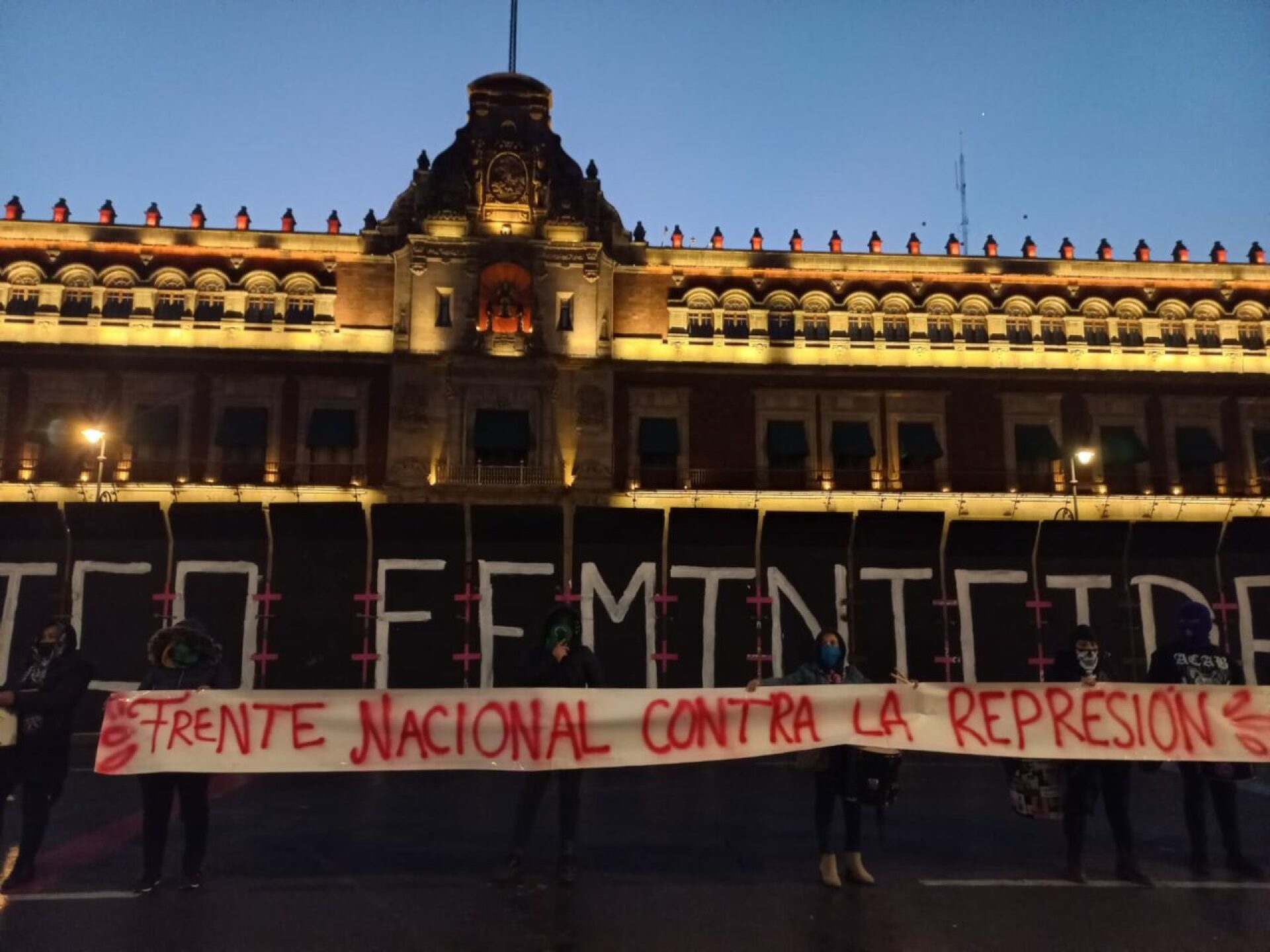protesta-feminista-palacio-nacional-8m-5-1280x960