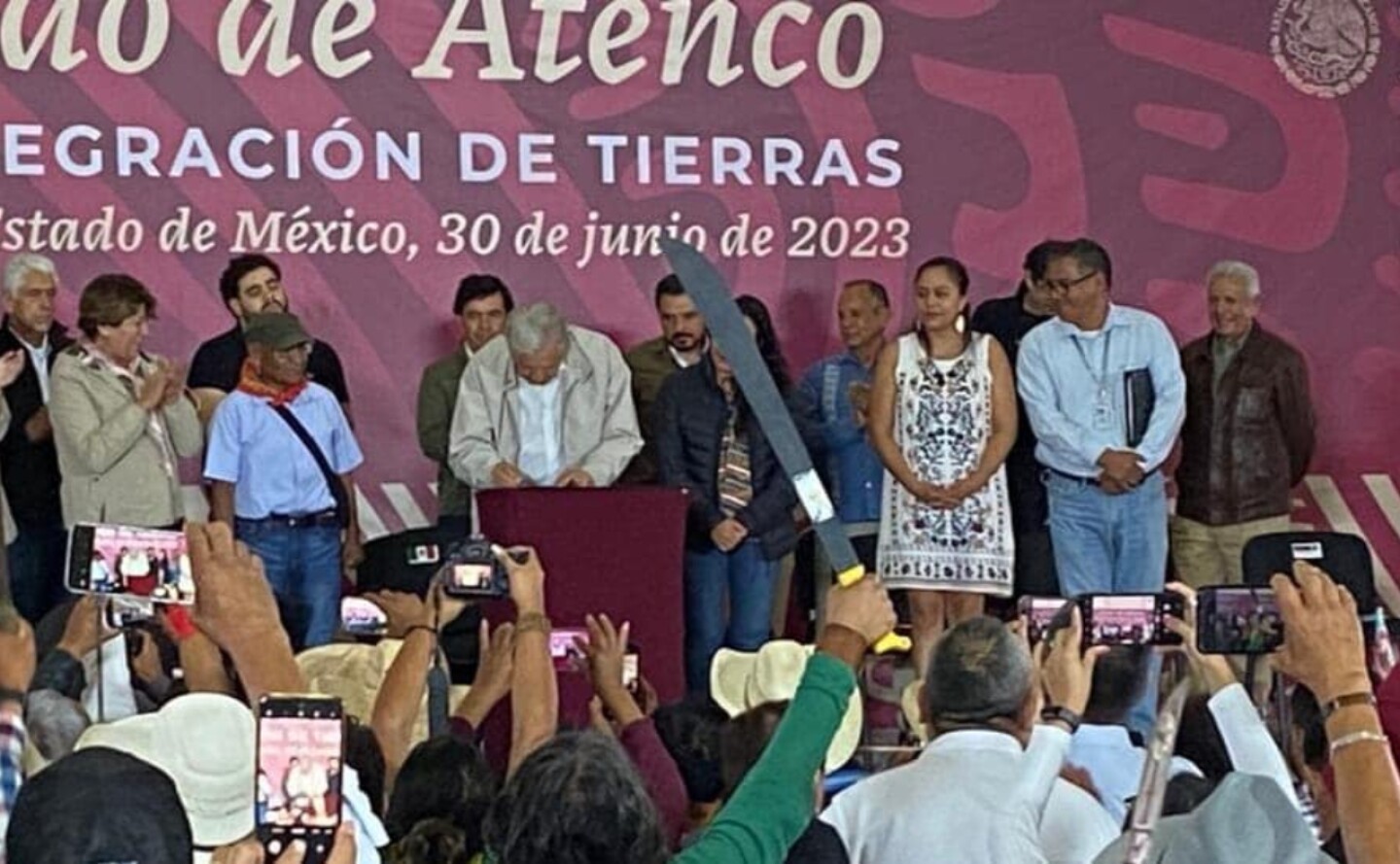 amlo-atenco