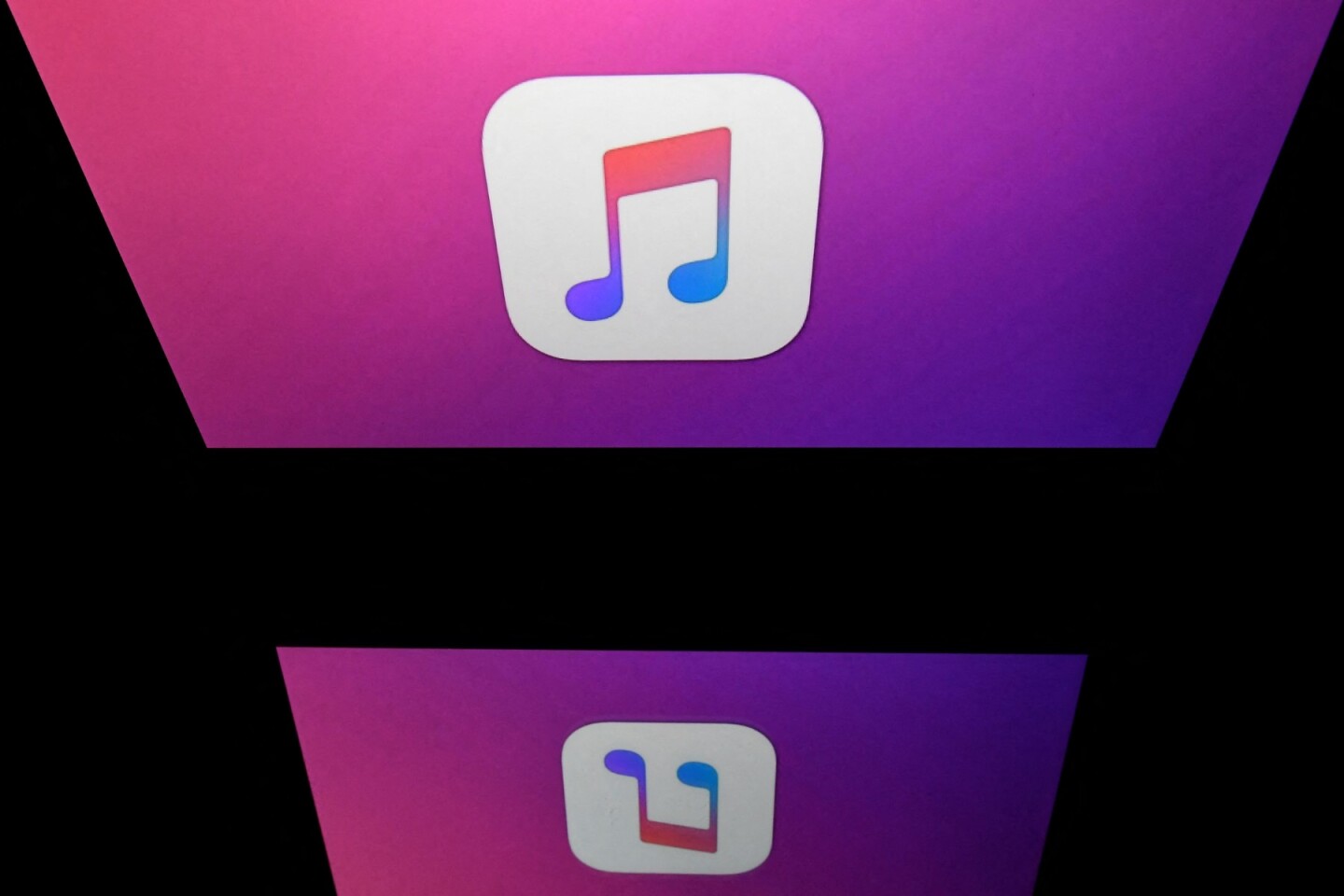 FRANCE-US-MUSIC-ENTERTAINMENT-APPLE-ITUNES-LOGO