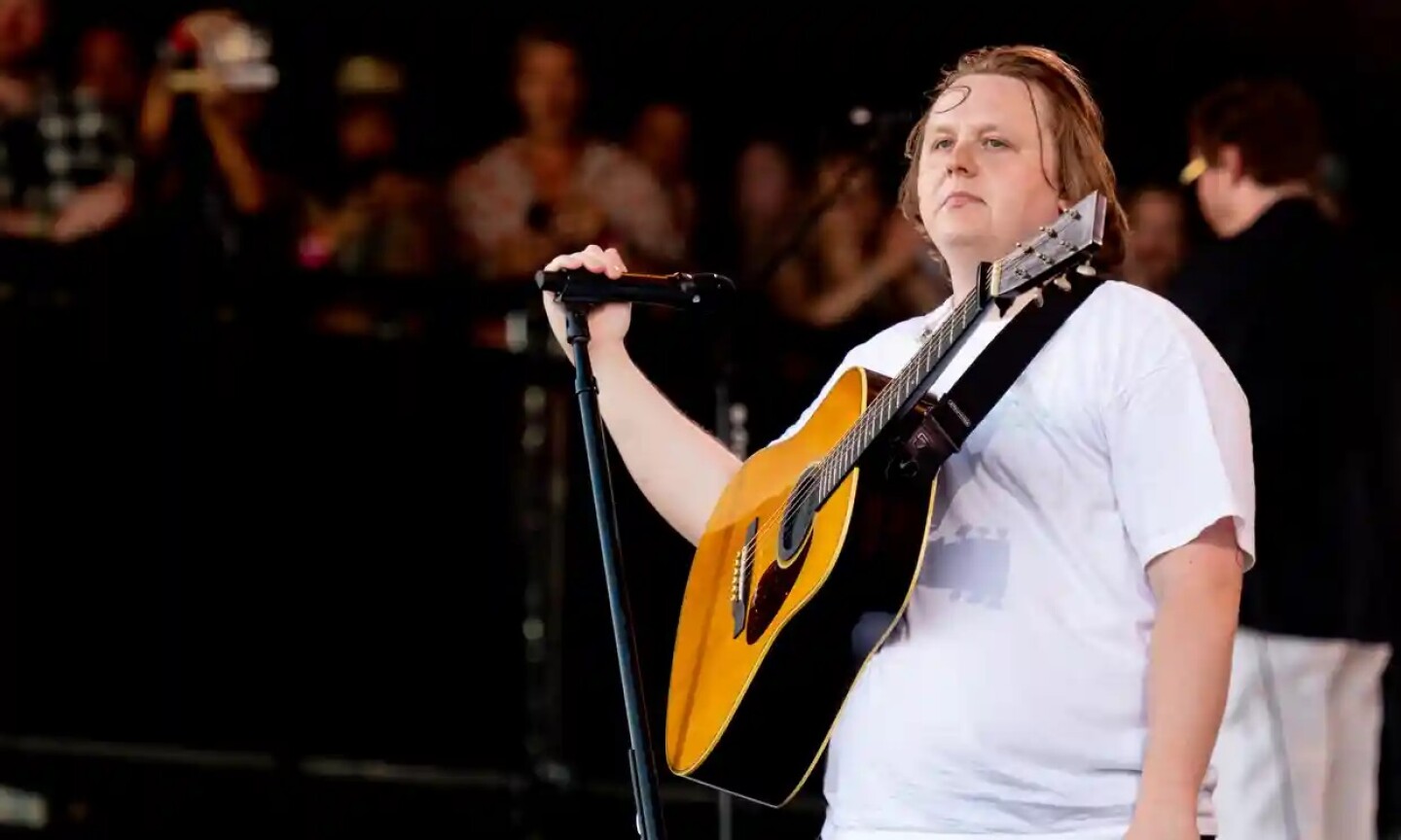 lewis capaldi cancela todas las fechas de su gira síndrome de tourette