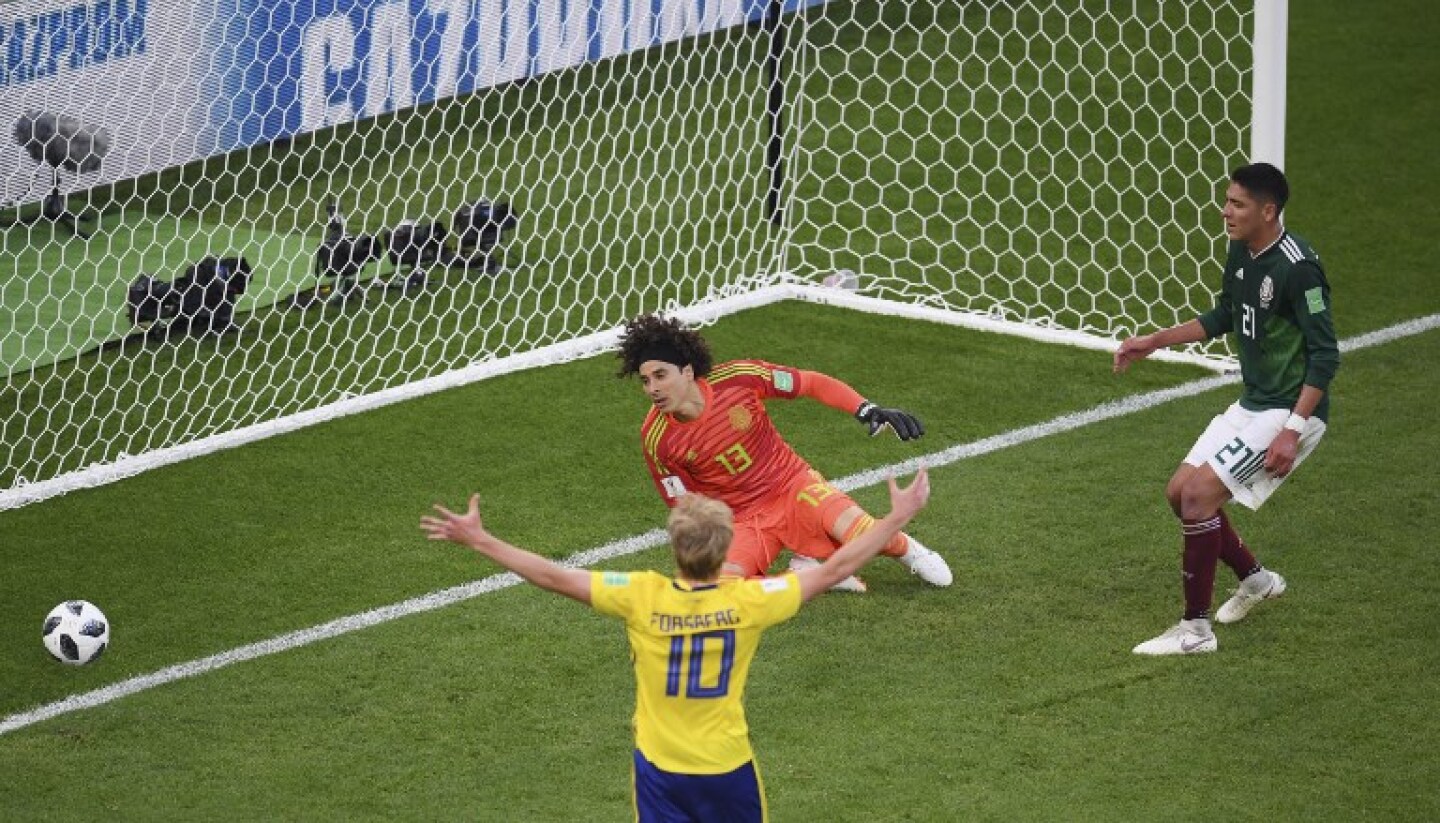 FBL-WC-2018-MATCH44-MEX-SWE