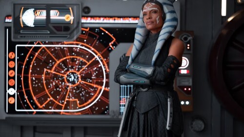 El último spin-off de Star Wars, Ahsoka, es una televisión dolorosamente glacial sobre un Oompa Loompa gigante con un sombrero novedoso. Estas series deben ser desterrados a una galaxia muy lejana.