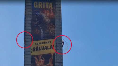 activistas-escalan-estela-de-luz-cdmx.jpg