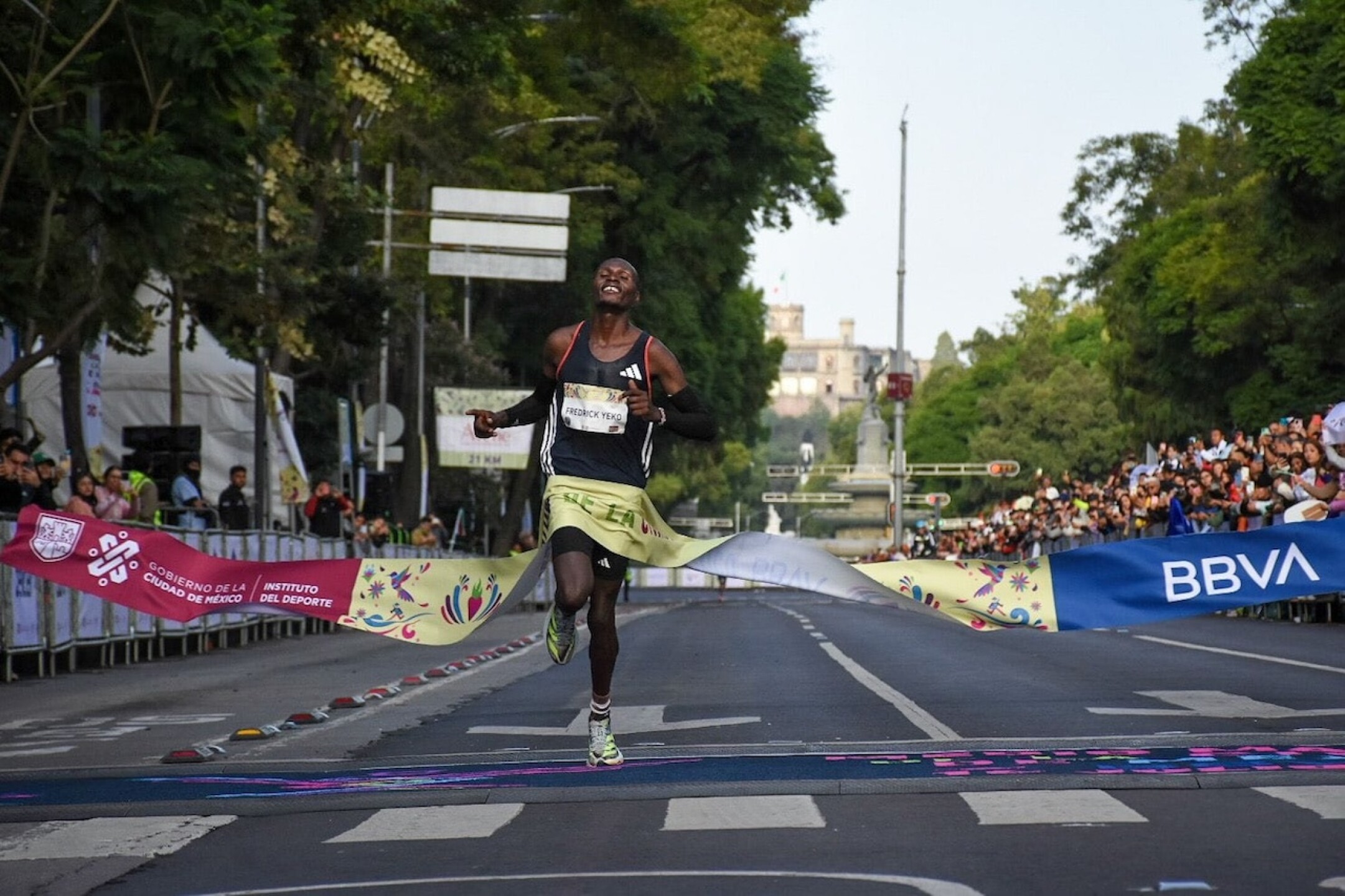 ganador-categoria-varonil-medio-maraton