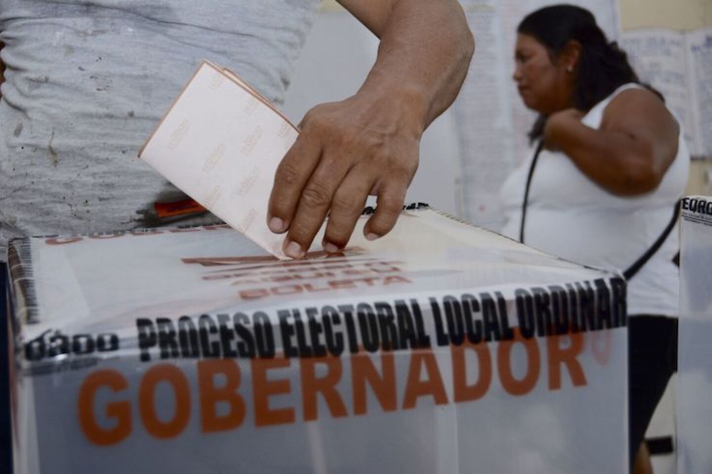 CANCÚN, QUINTANA ROO, 05JUNIO2016.- Copiosa participación en la jornada electoral en donde se habrá de elegir gobernador de la entidad.FOTO: ELIZABETH RUIZ /CUARTOSCURO.COM
