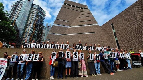 manifestantes-tate-modern-libertad-de-prensa