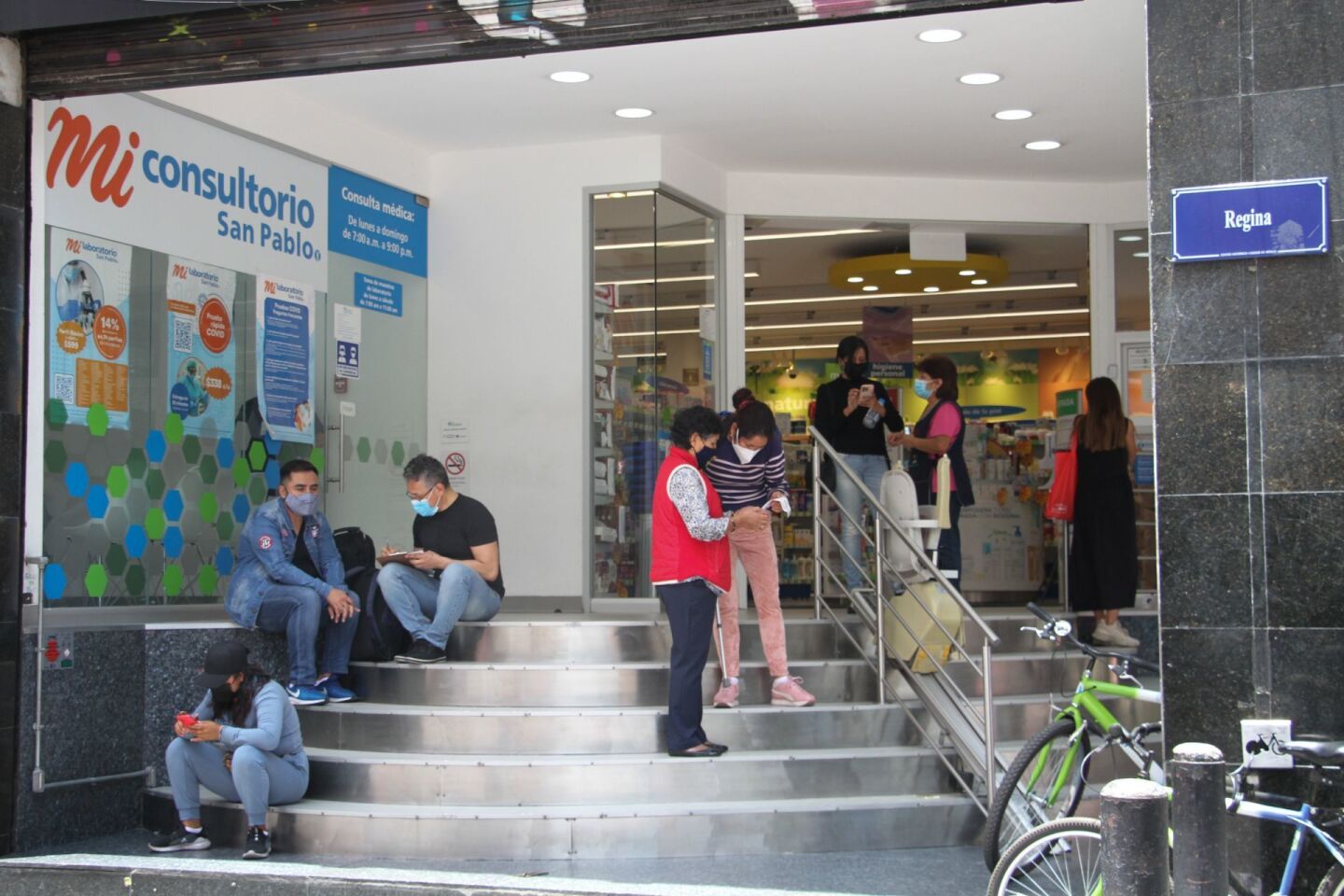 Capitalinos realizaron filas para realizarse pruebas de antígeno para detectar Covid-19 en Farmacias San Pablo del Centro Histórico