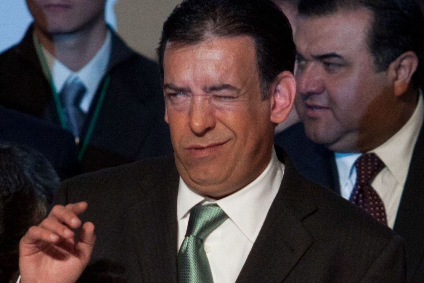MÉXICO, D.F., 15ENERO2016.- Fue detenido en el aeropuerto de Madrid, España, Humberto Moreira Valdéz, exgobernador del estado de Coahuila y expresidente del PRI nacional, puesto al que renunció en 2011 tras las acusaciones en su contra de desfalco durante su administración como gobernador. Moreira se enfrenta en España a una investigación por cargos de lavado de dinero y malversación de fondos, además de cohecho y organización criminal. En la imagen Humberto Moreira, presenta su renuncia ante el Consejo Político del PRI, tras largos meses en los que se exhibió una serie de irregularidades en créditos monetarios obtenidos por el gobierno coahuilense durante su gestión. FOTO: ARCHIVO /MOISÉS PABLO/CUARTOSCURO.COM