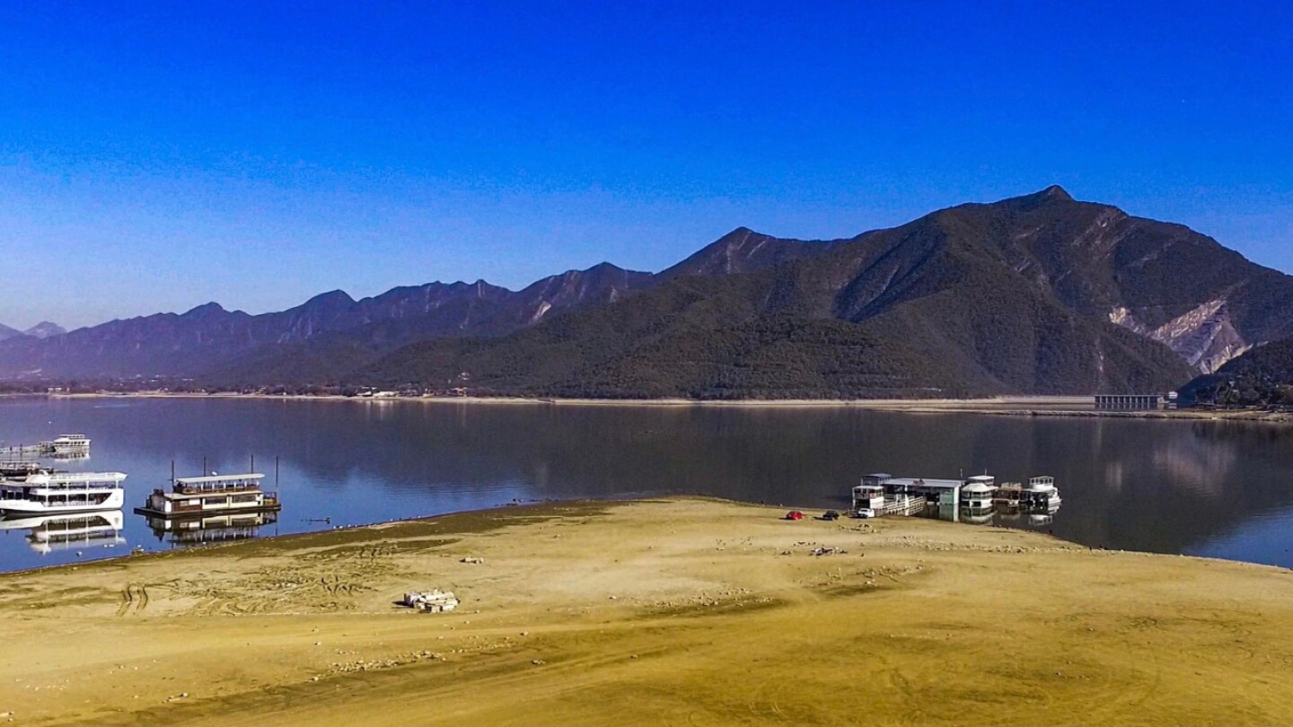 Presa La Boca, uno de los cuerpos de agua de Nuevo León que se ha vaciado en los últimos meses