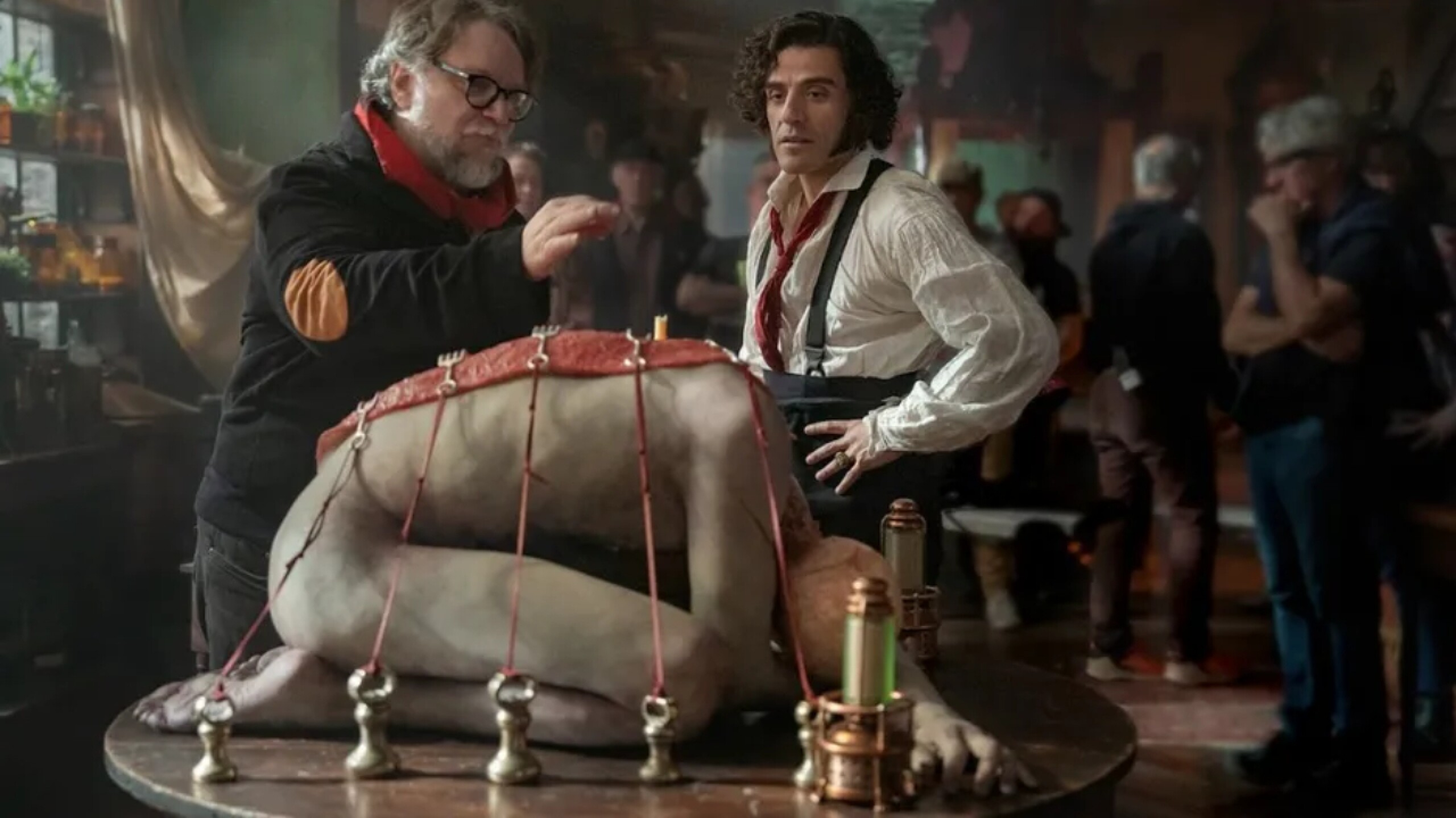 guillermo del toro jacob elordi en frankestein.jpg