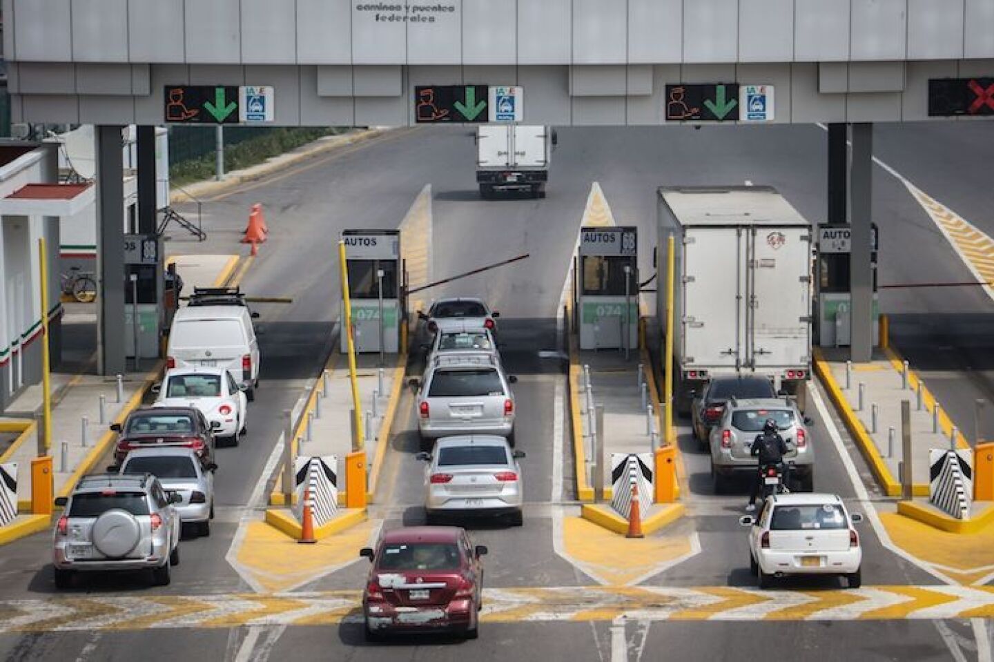 IXATAPALUCA, ESTADO DE MÉXICO, 07SEPTIEMBRE2018.- Este viernes entró en vigor el incremento de peaje en las autopistas federales operadas por Capufe. FOTO: SAÚL LÓPEZ /CUARTOSCURO.COM