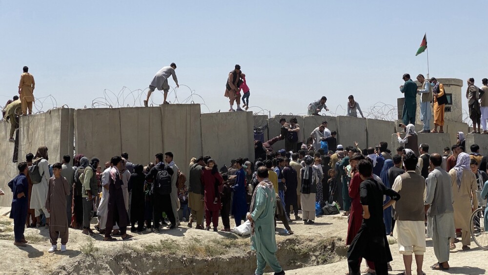 Los talibanes declaran la victoria y el fin de la guerra en Afganist·n