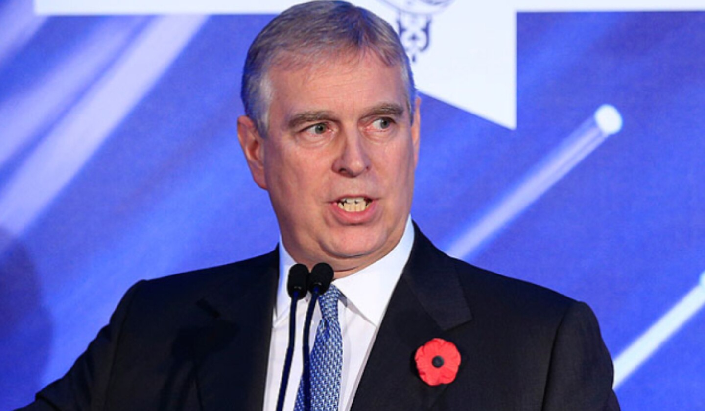 carlos le quita el titulo de principe a su hermano Andres.jpg