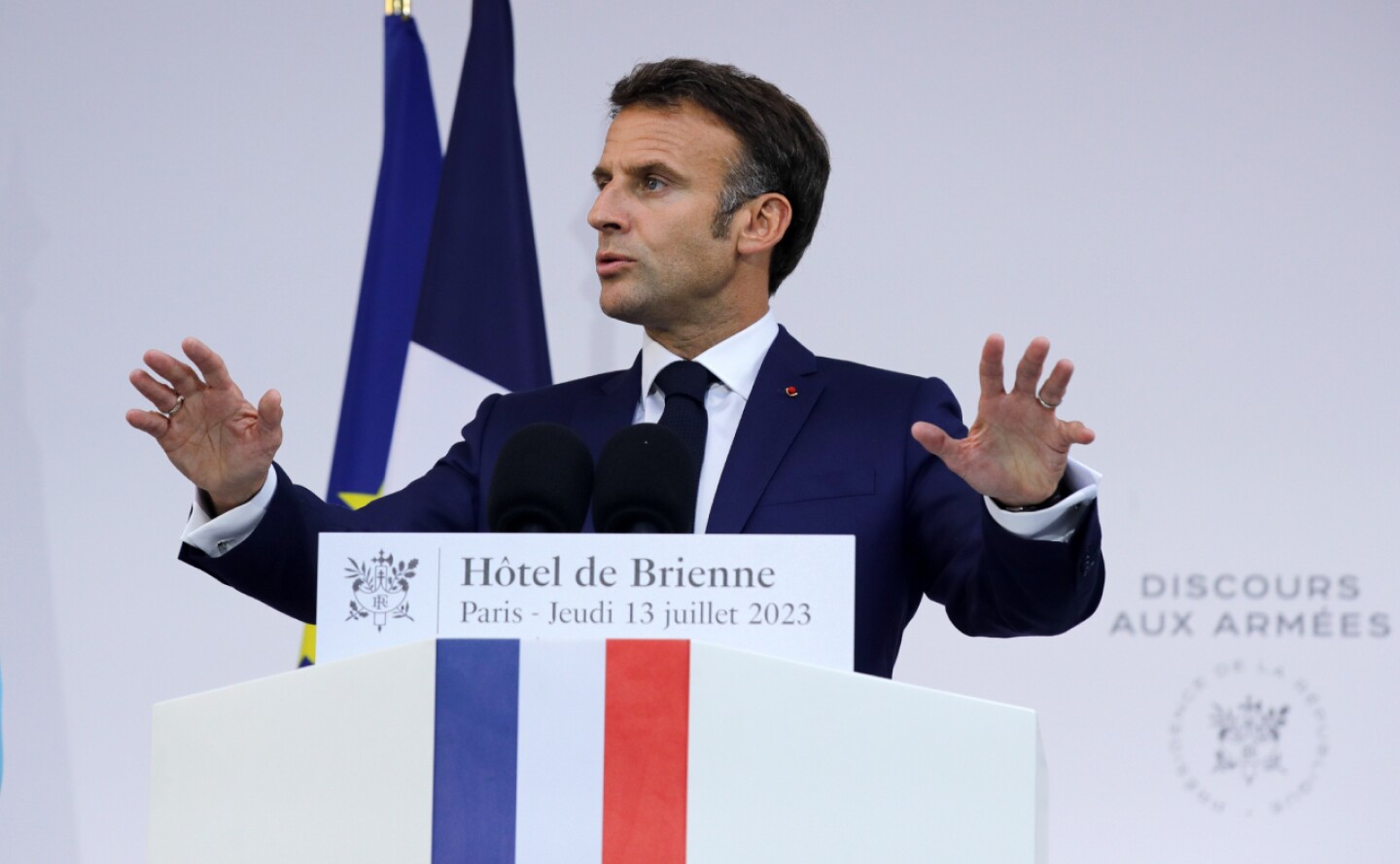dedo-macron-efe