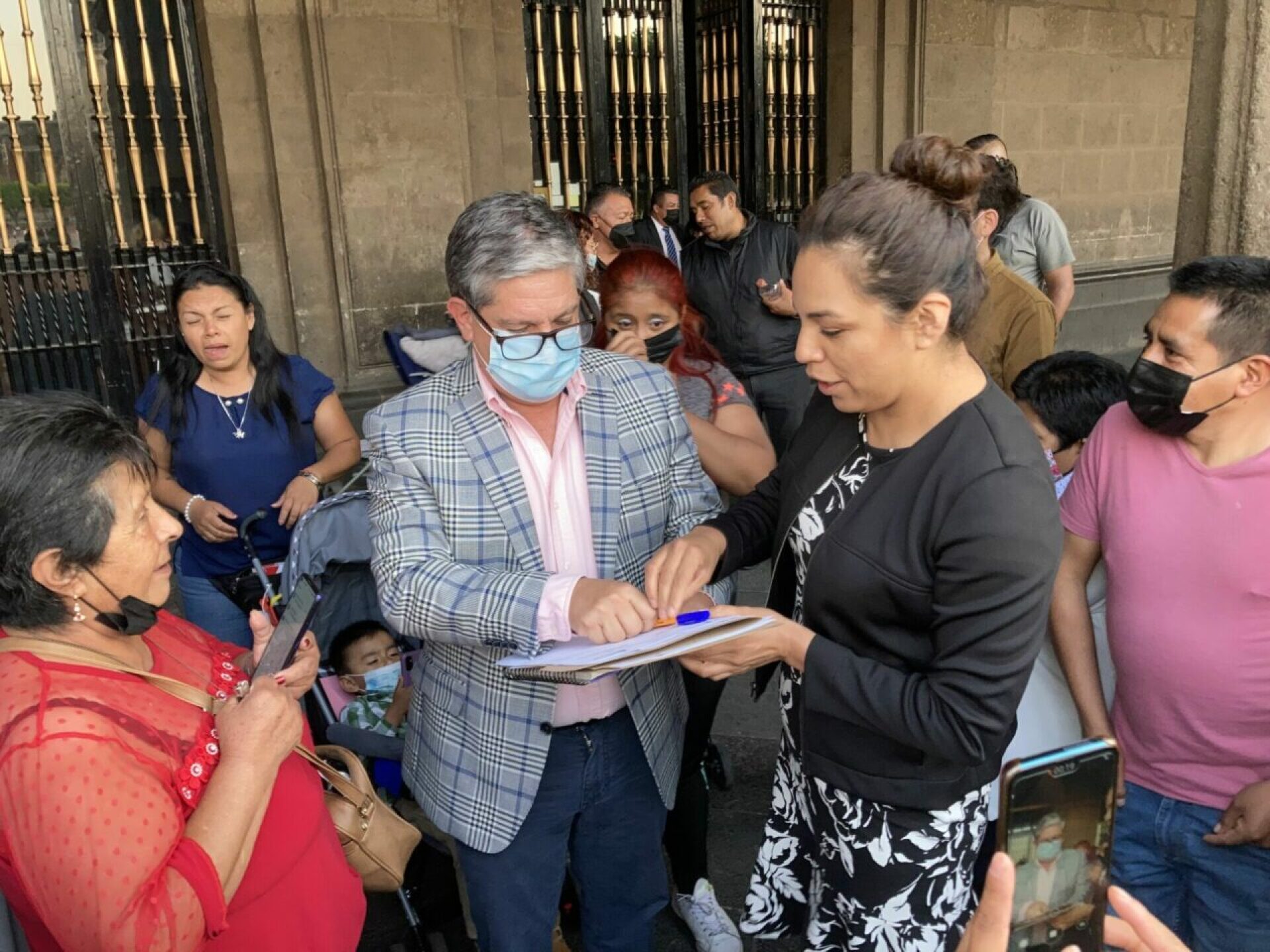 madres-y-padres-escuela-primaria-cristobal-colon-gobierno-cdmx-3-1280x960