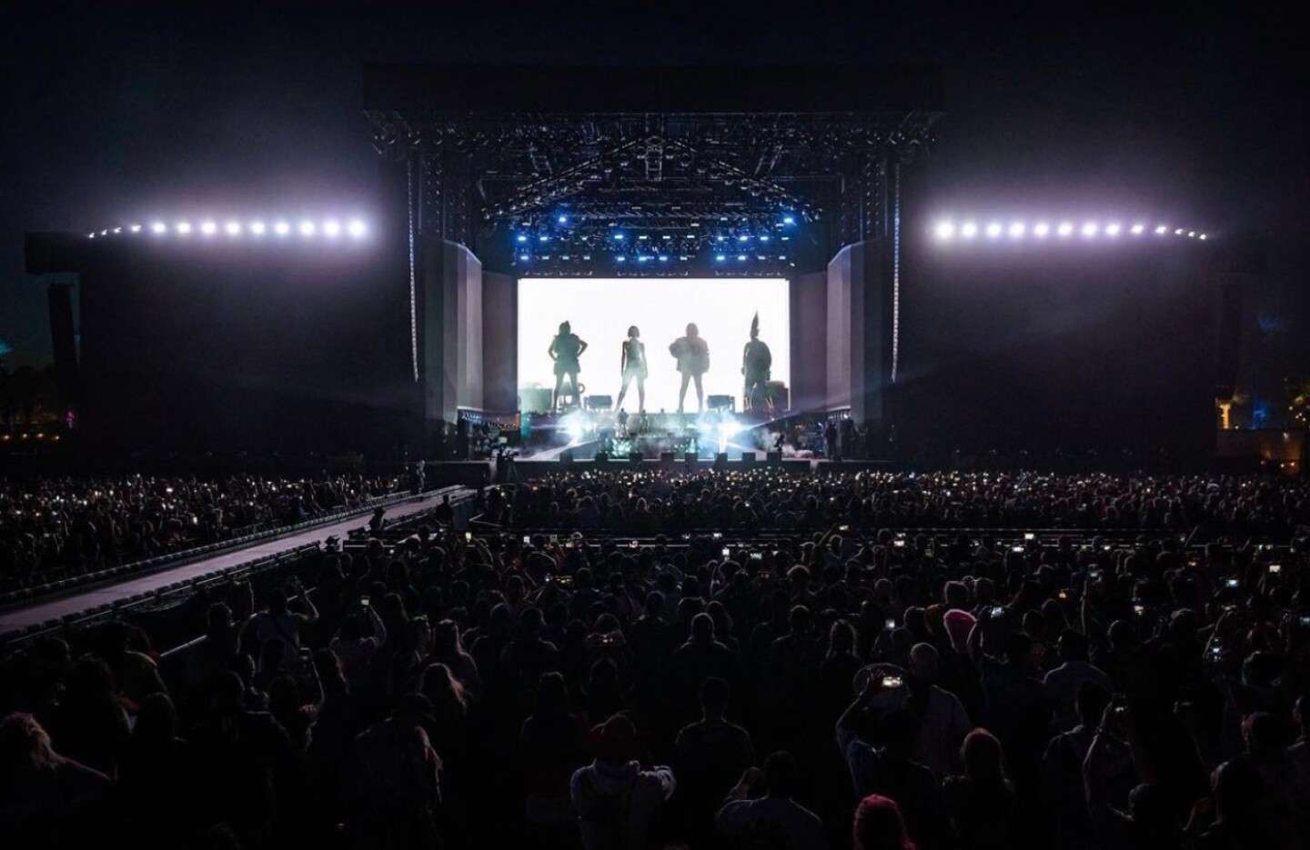 2ne1-en-coachella-2022