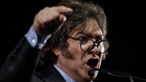 El rock de Milei, candidato a presidente que re˙ne desencantados y olvidados de Argentina