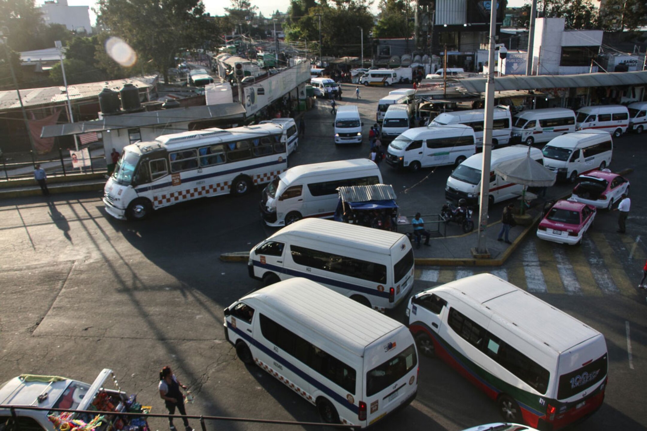 paradero-indios-verdes-transporte-cuarto-oscuro