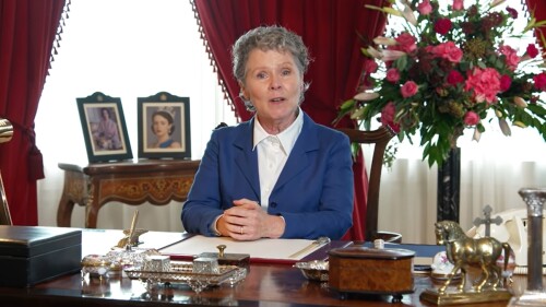 reina_isabel_ii_the_crown_imelda_staunton