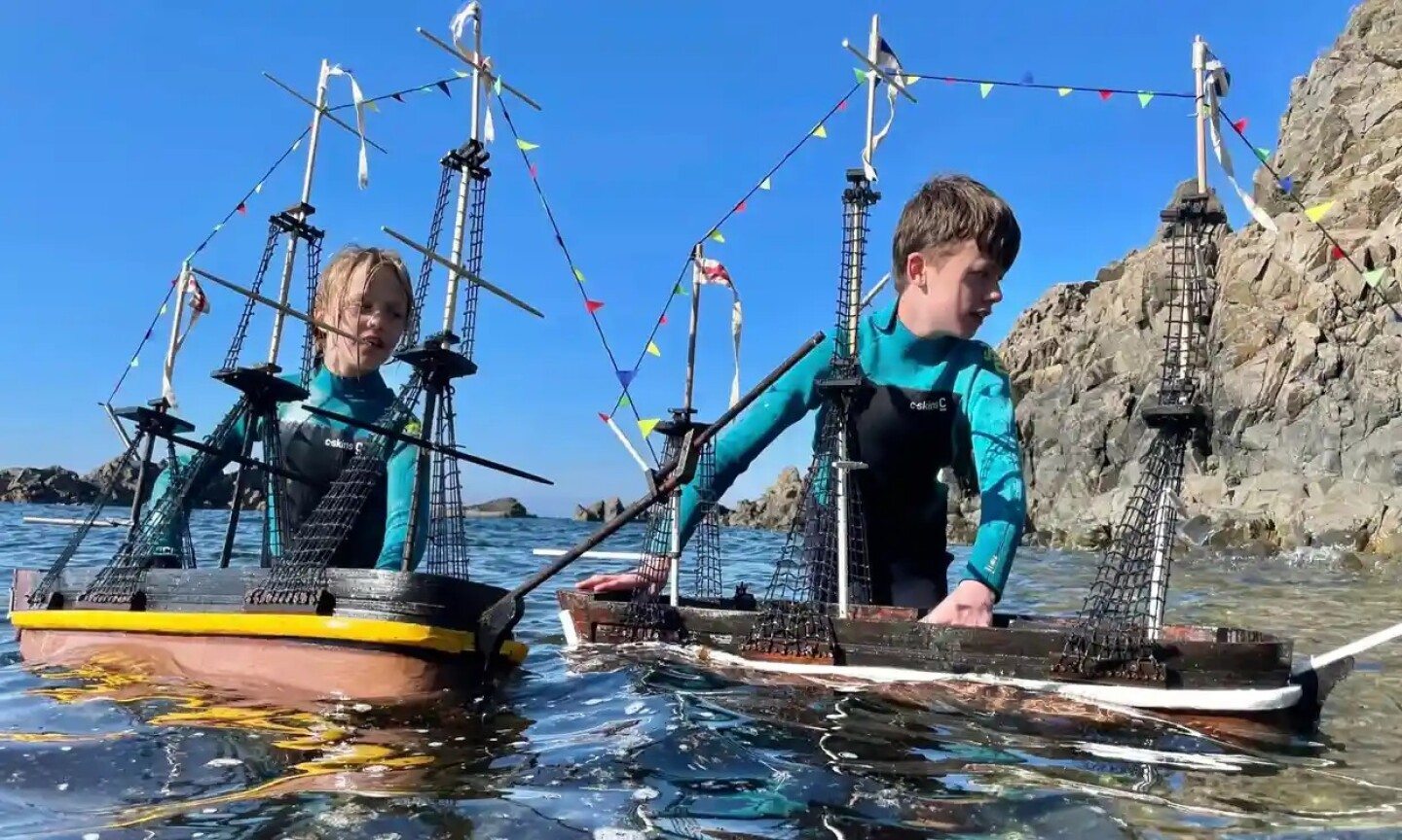 ollie ferguson y su hermano harry construyeron réplicas del hms erebus y el hms terror