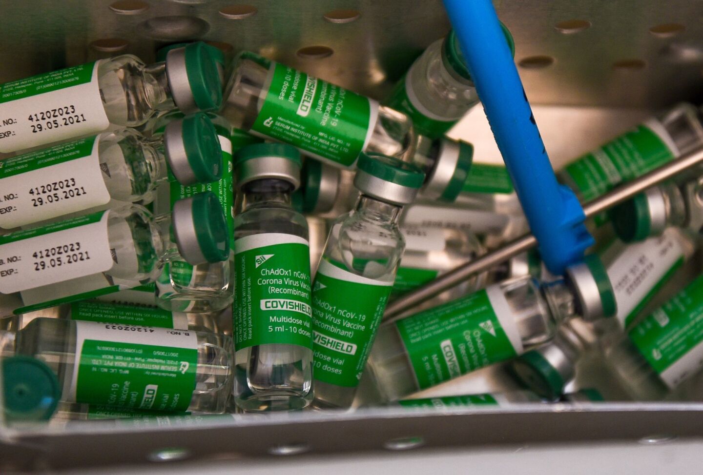 Inicia vacunación contra COVID-19 para personas mayores de 60 años en la zona indígena de Temoaya, en el Estado de México.