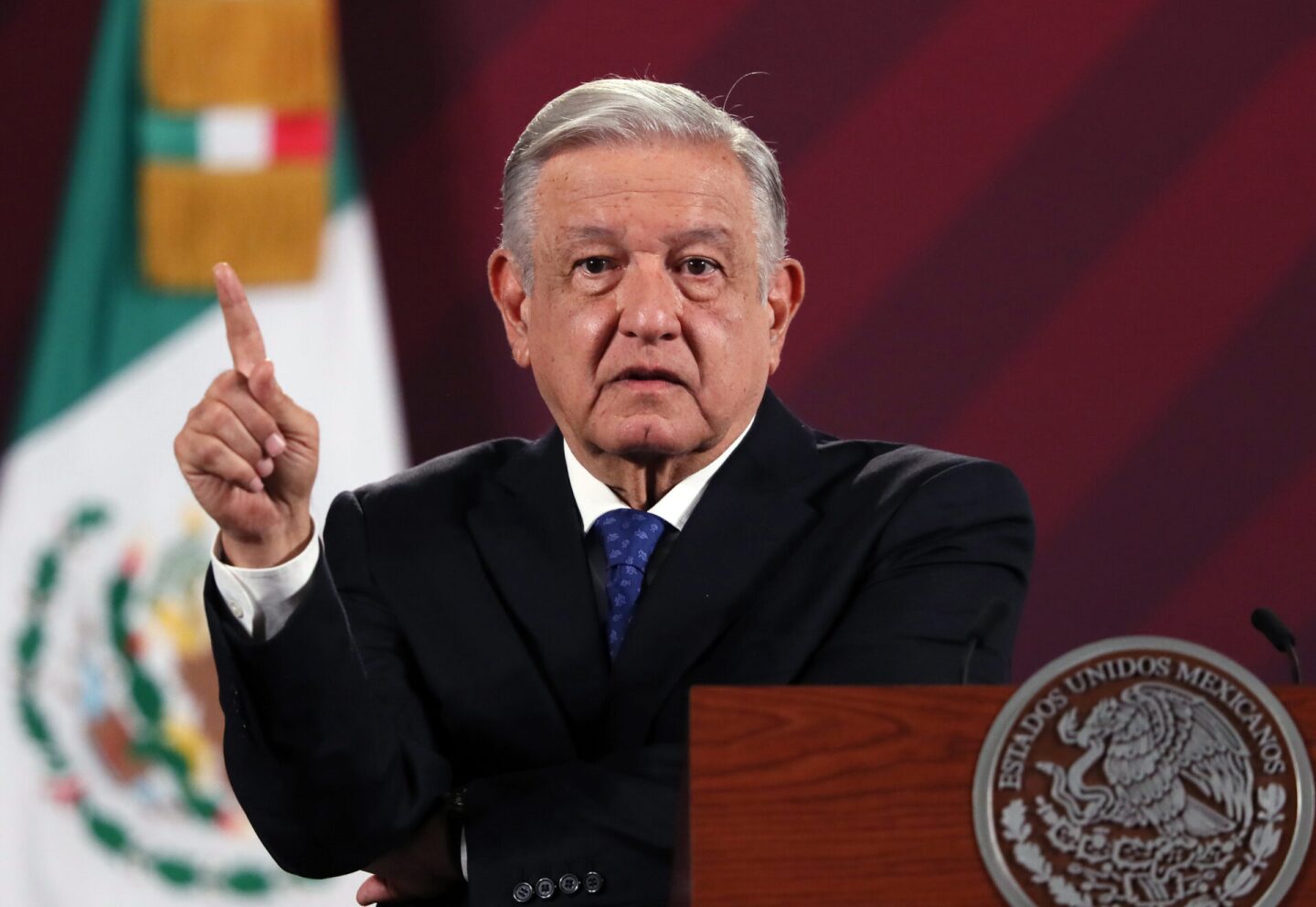 amlo-desmiente-lagos-de-moreno