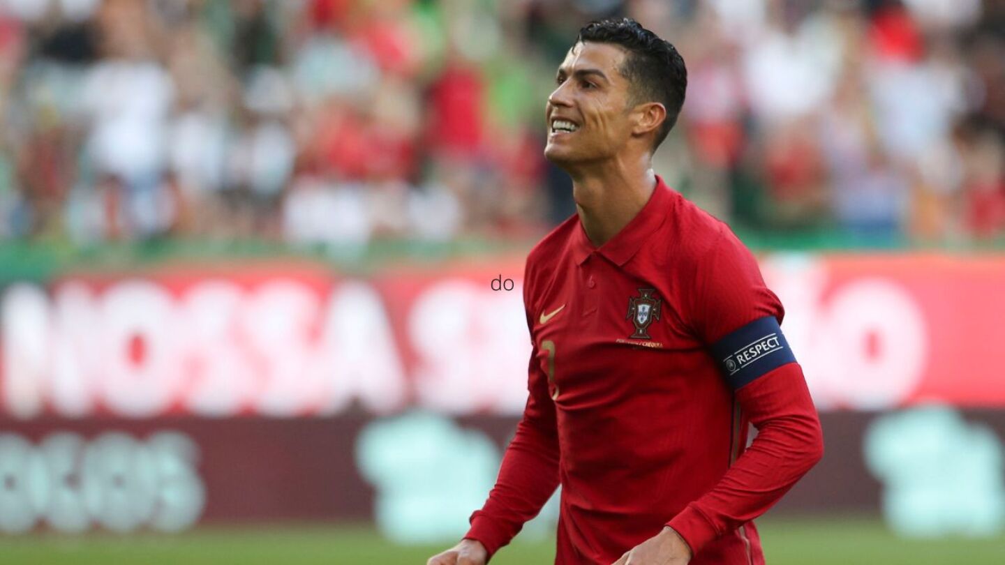 subastan camiseta de Cristiano Ronaldo para Ucrania
