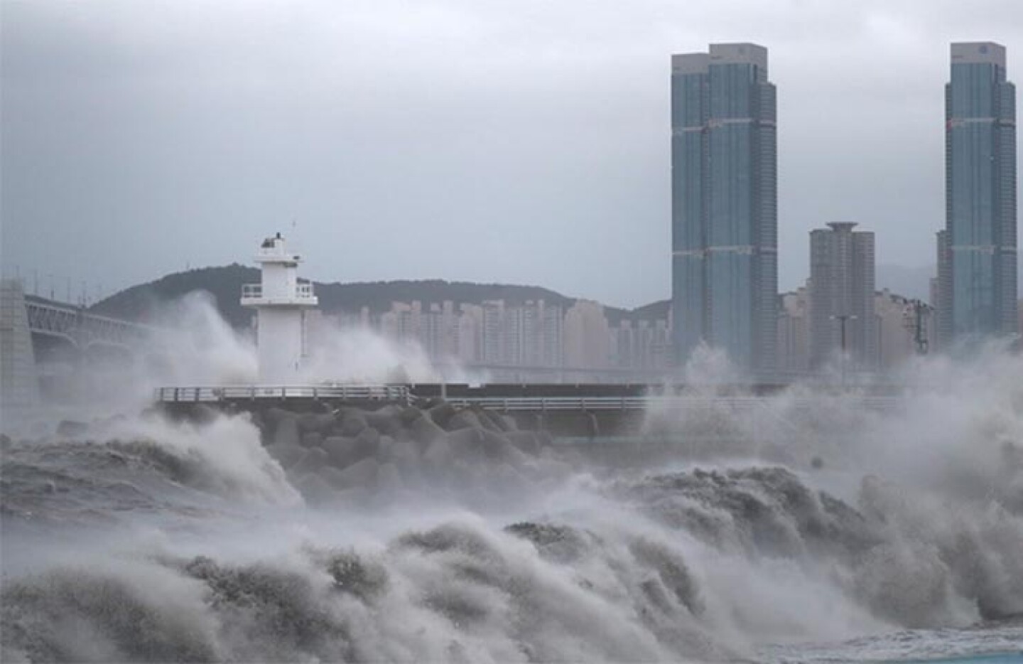 SKOREA-WEATHER-TYPHOON