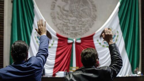 Sesión ordinaria semipresencial de la Cámara de Diputados en la que después de más de tres horas de retraso comenzó a discusión las leyes secundarias de la reforma electoral.