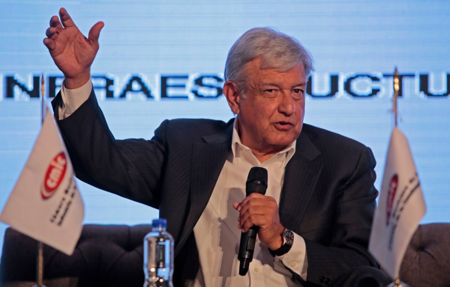 AMLO-the-economist-beneficiado-Anaya