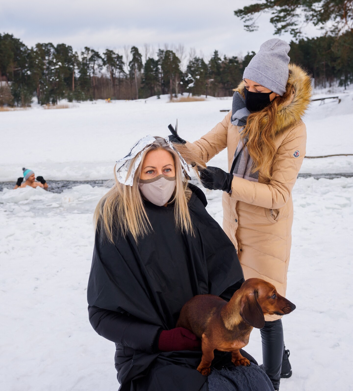 Haircuts on ice in Latvia to protest Covid ban