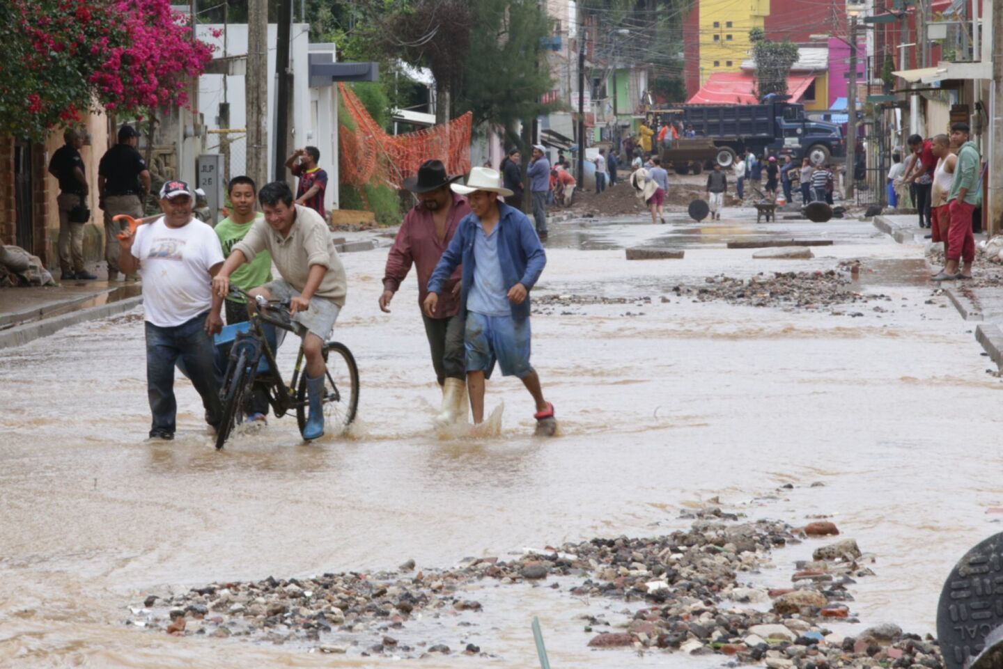 Cientos de personas han resultado afectadas tras la entrada del huracán Grace al estado de Veracruz.