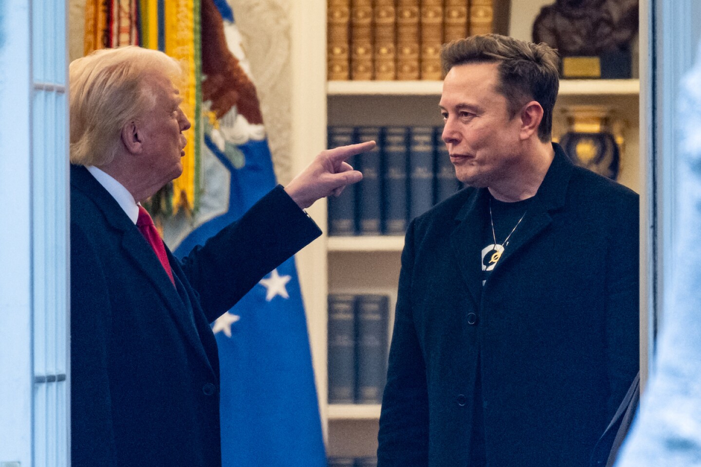 Elon Musk vs Donald Trump