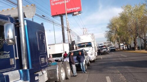 bloqueo-en-la-mexico-queretaro-cierre-de-transportistas-en-cuautitlan-izcalli
