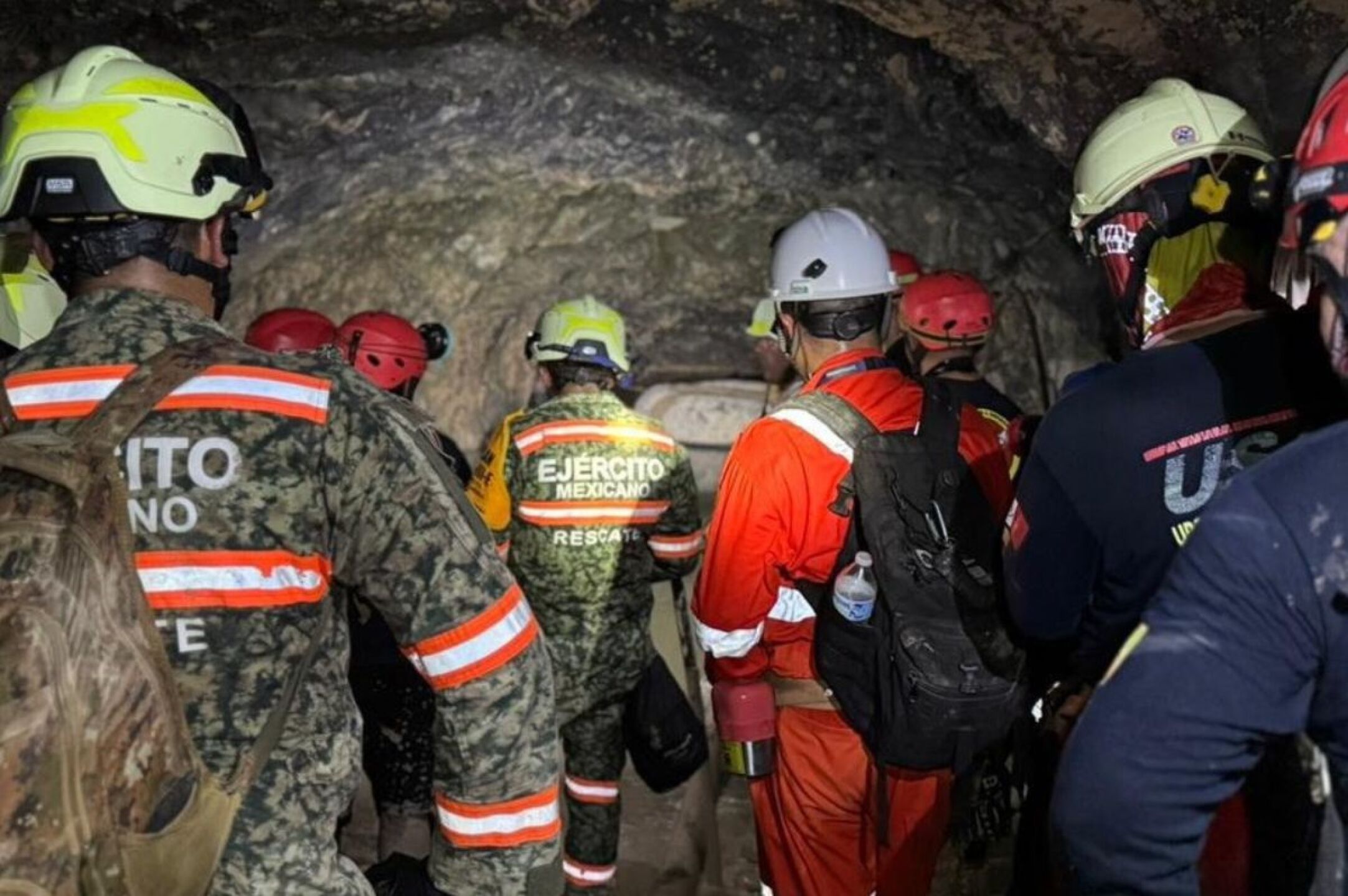 Localizan a tercer trabajador sin vida en mina Santa Fe en Sinaloa; continúa búsqueda del último minero