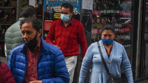 Ante el incremento de contagios por COVID-19 se continua con las recomendaciones de usar cubrebocas, usar gel antibacterial así como evitar lugares con muchas personas.