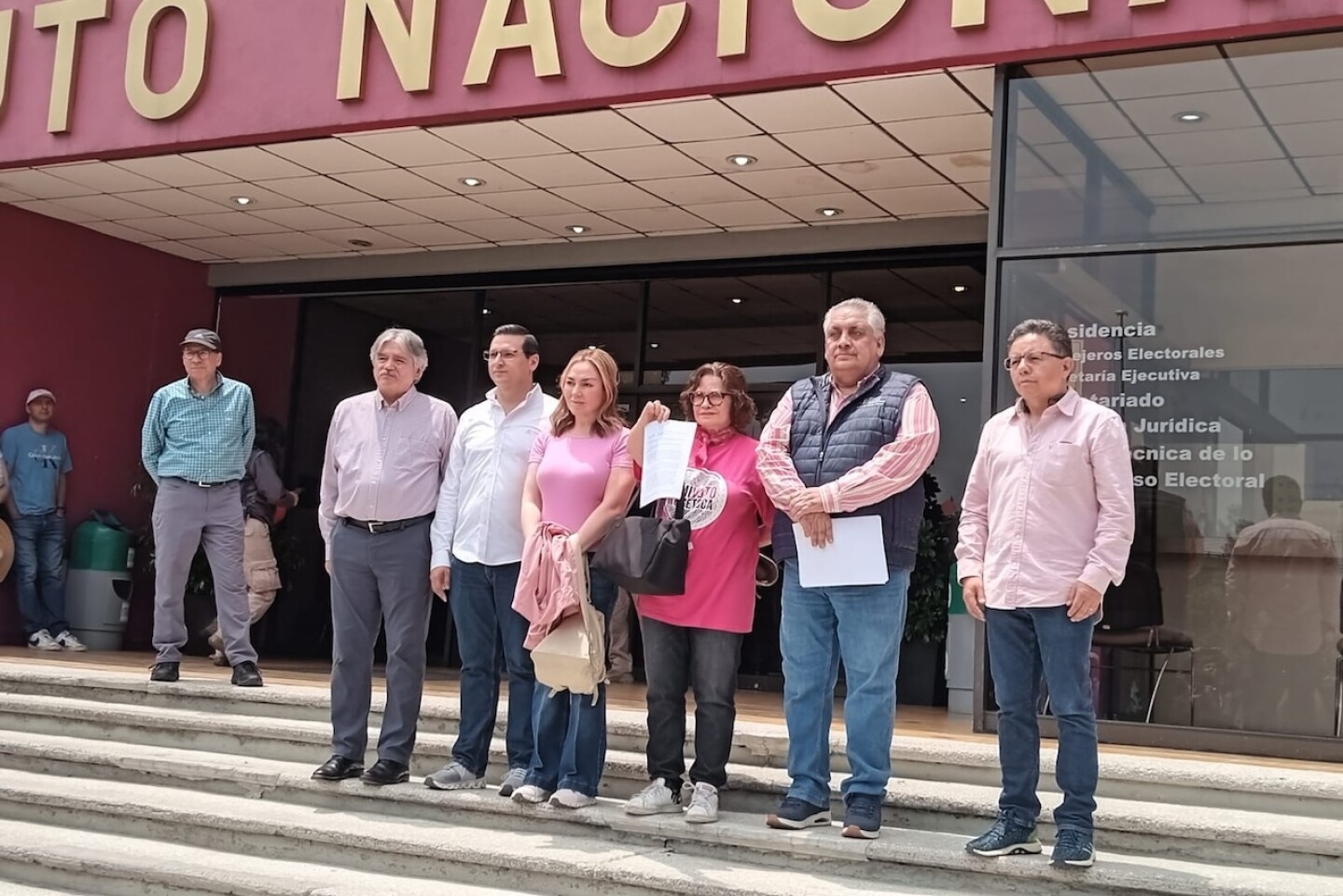 ine-marcha-rosa