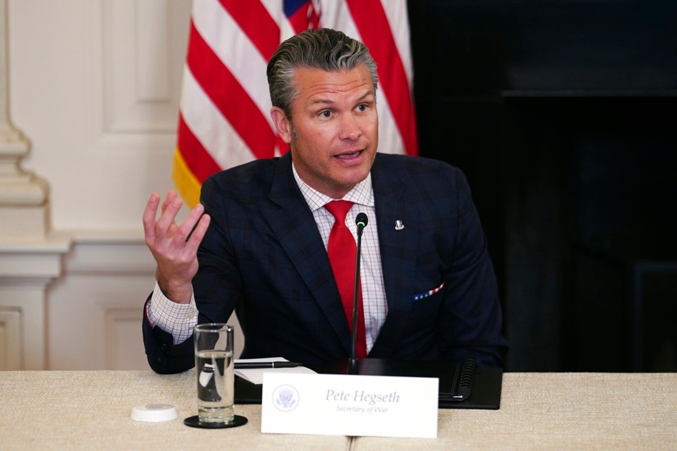 ecretario de Guerra, Pete Hegseth.jpg