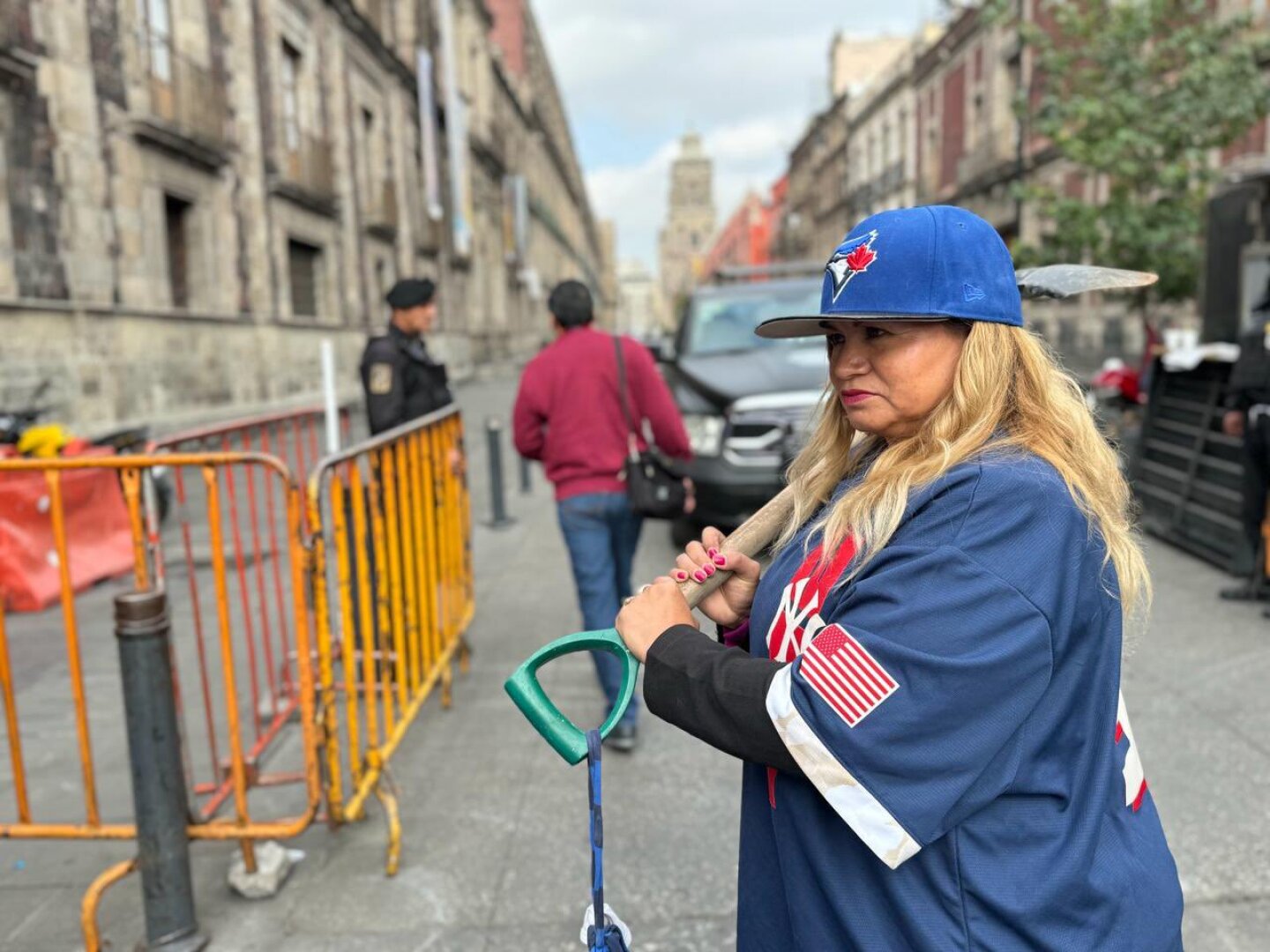 Ceci Flores AMLO.jpg