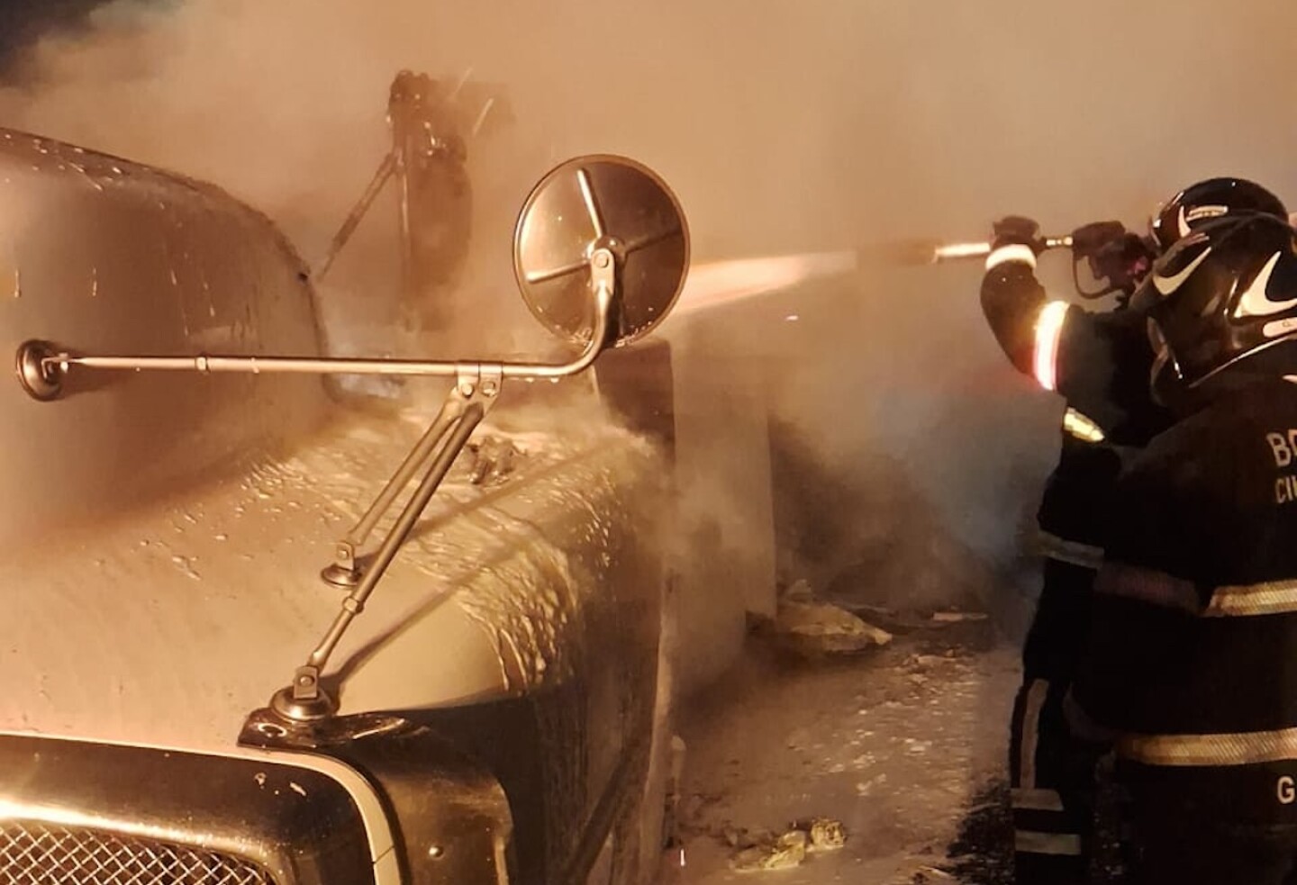 accidente-en-la-mexico-cuernavaca-camion-vuelva-y-se-incendia